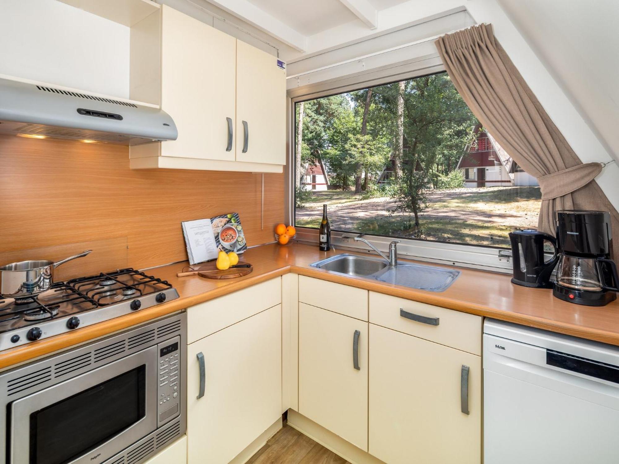 Restyled Bungalow With Dishwasher, In Natural Surroundings Mierlo Exteriör bild