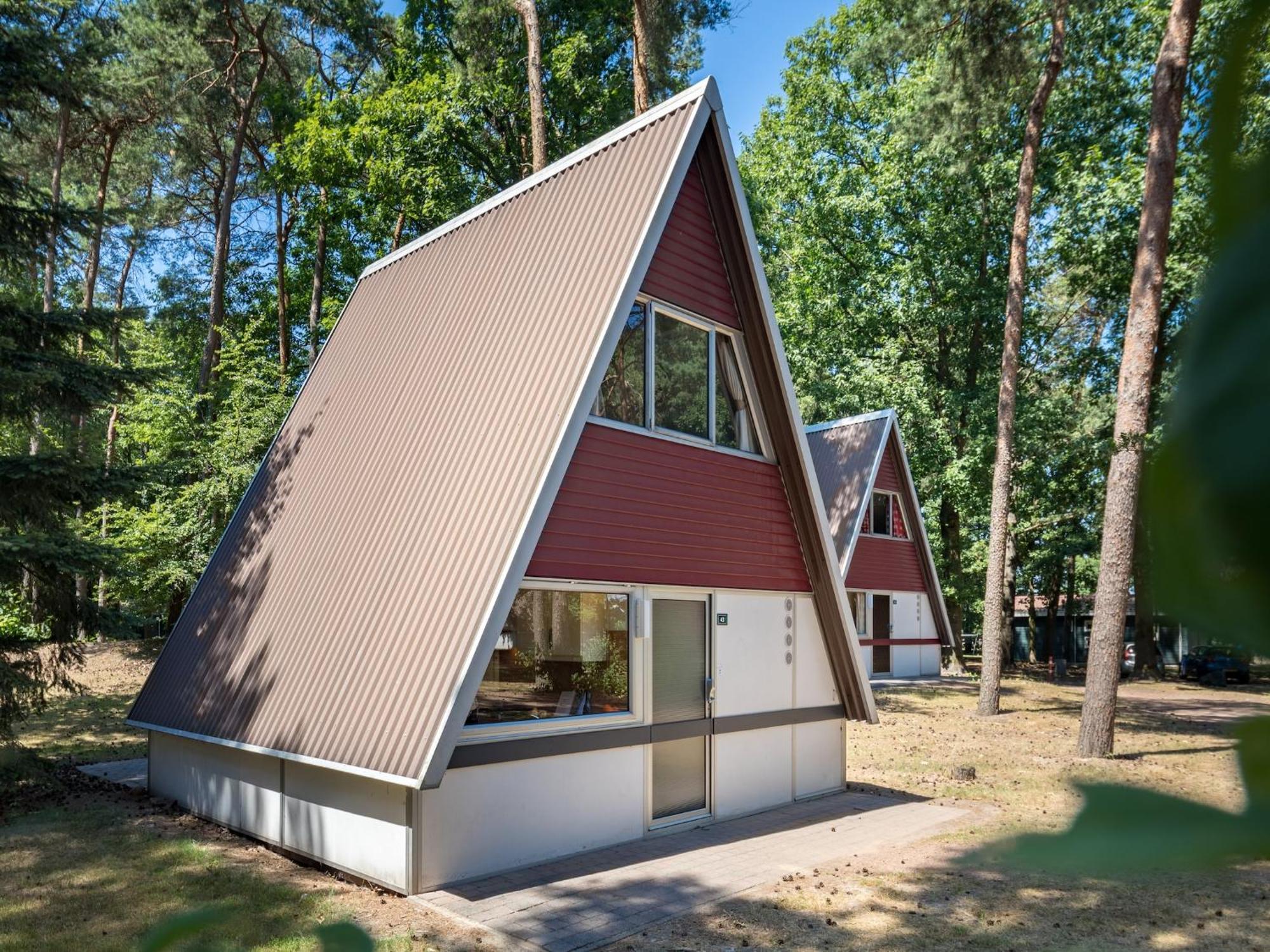 Restyled Bungalow With Dishwasher, In Natural Surroundings Mierlo Exteriör bild