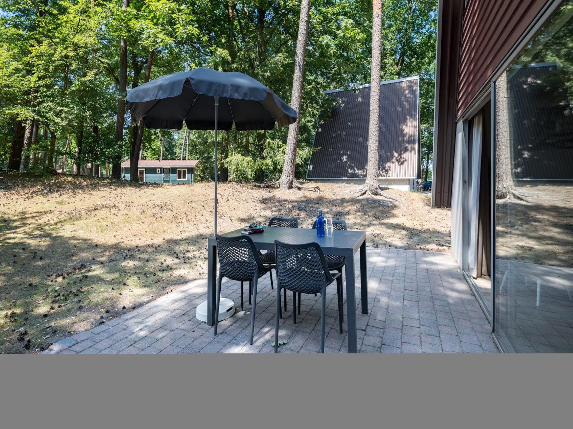 Restyled Bungalow With Dishwasher, In Natural Surroundings Mierlo Exteriör bild