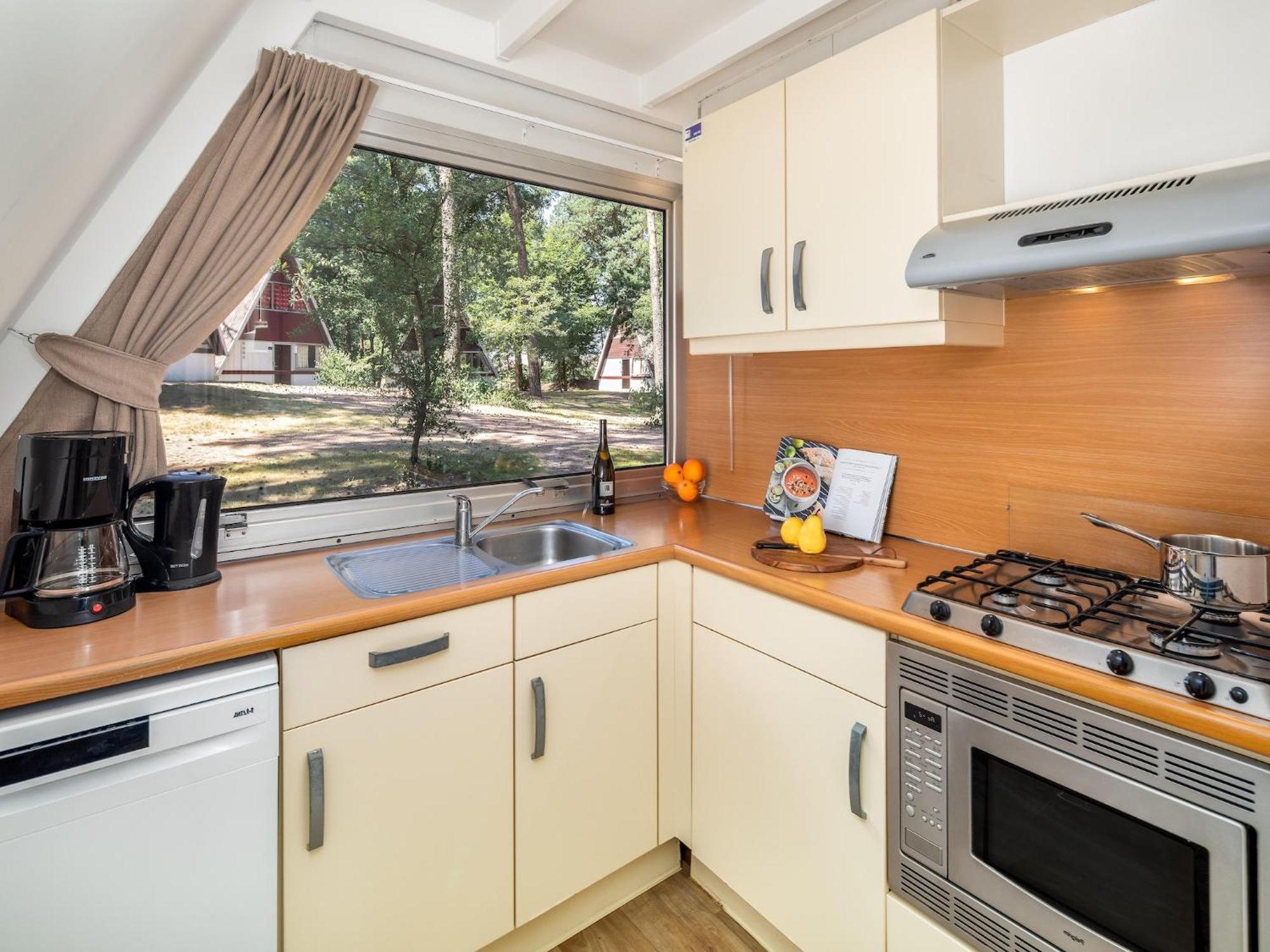 Restyled Bungalow With Dishwasher, In Natural Surroundings Mierlo Exteriör bild
